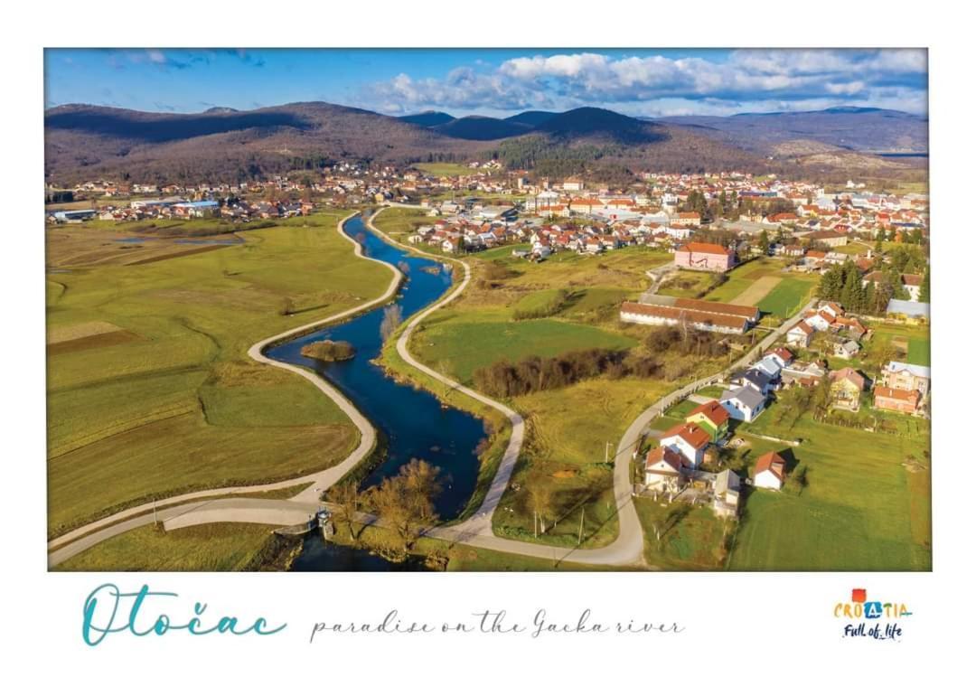 Guest House Gacka Rogic โอโทชาส ภายนอก รูปภาพ