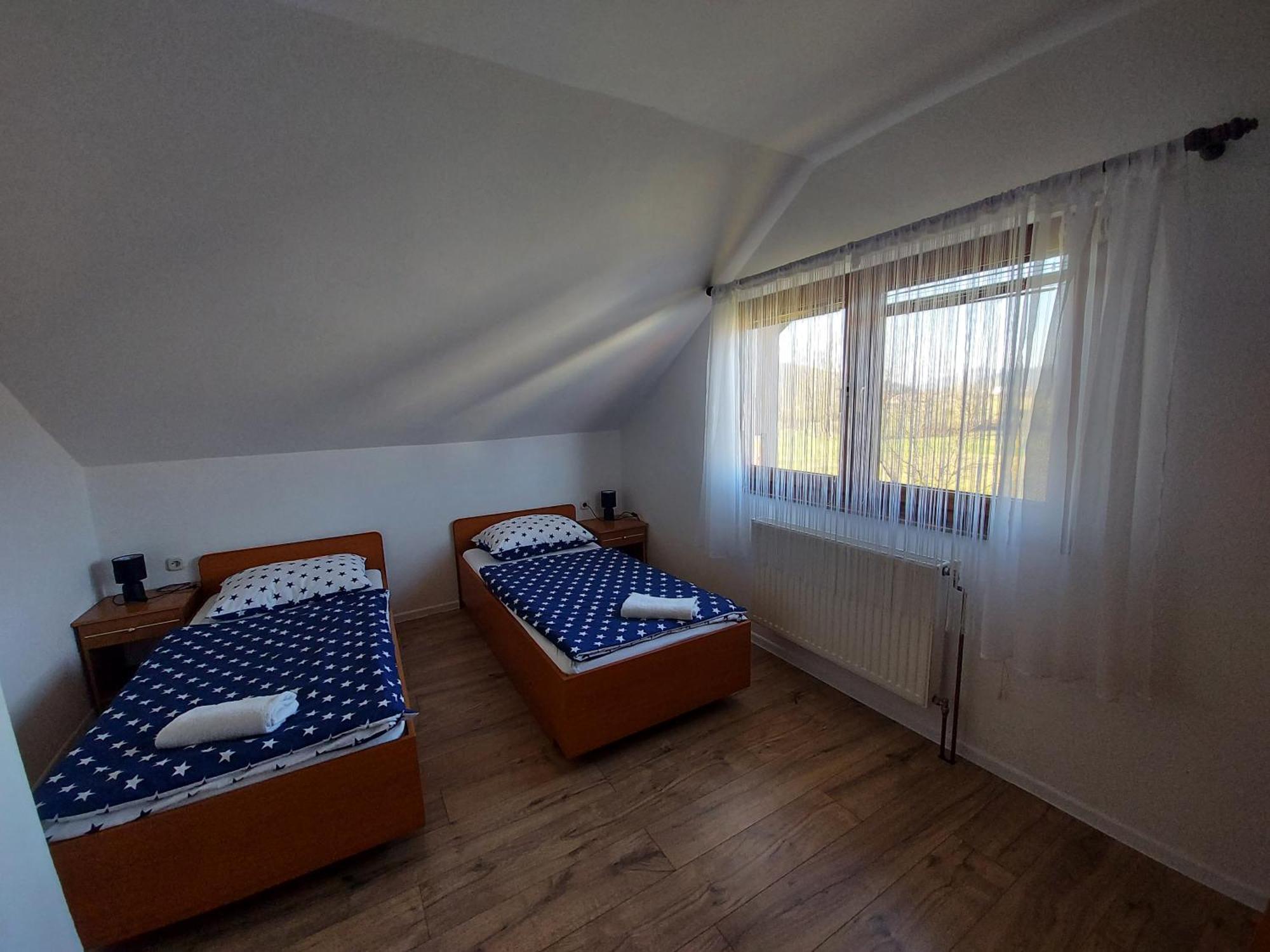 Guest House Gacka Rogic โอโทชาส ภายนอก รูปภาพ