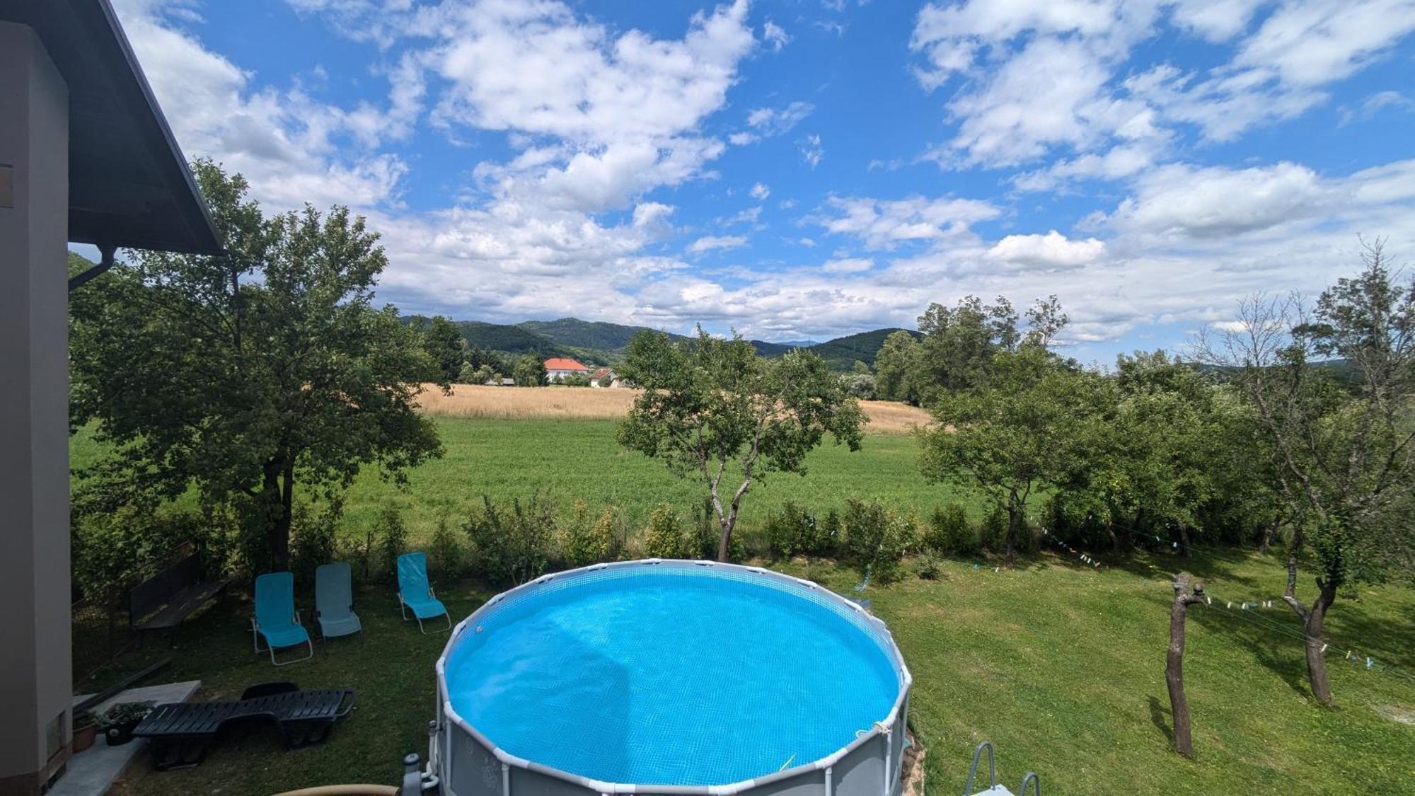 Guest House Gacka Rogic โอโทชาส ภายนอก รูปภาพ