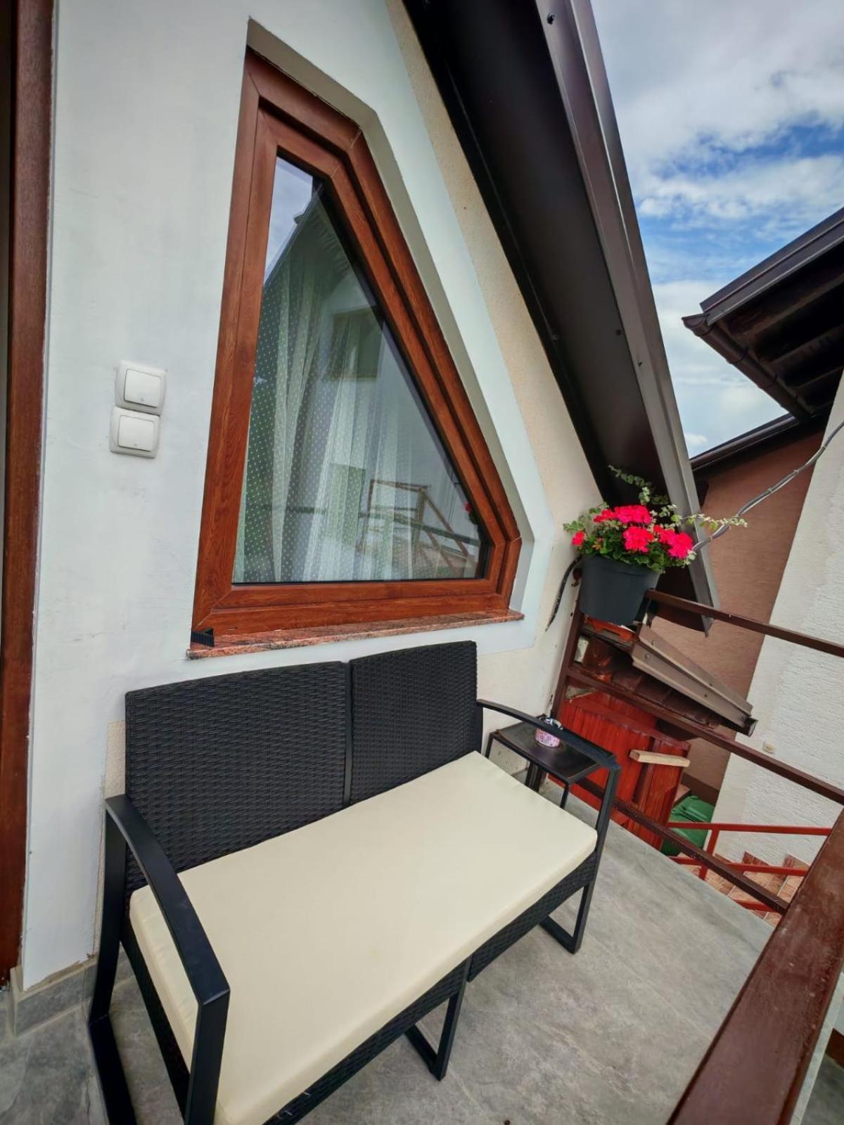 Guest House Gacka Rogic โอโทชาส ภายนอก รูปภาพ