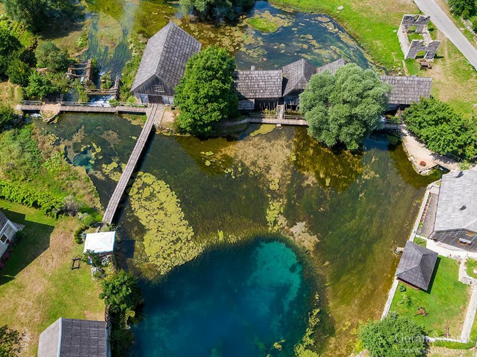 Guest House Gacka Rogic โอโทชาส ภายนอก รูปภาพ